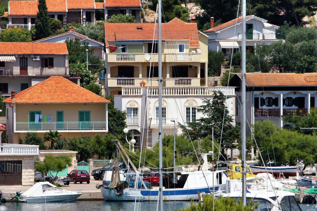 Apartments By The Sea Jezera, Murter - 5063 Buitenkant foto