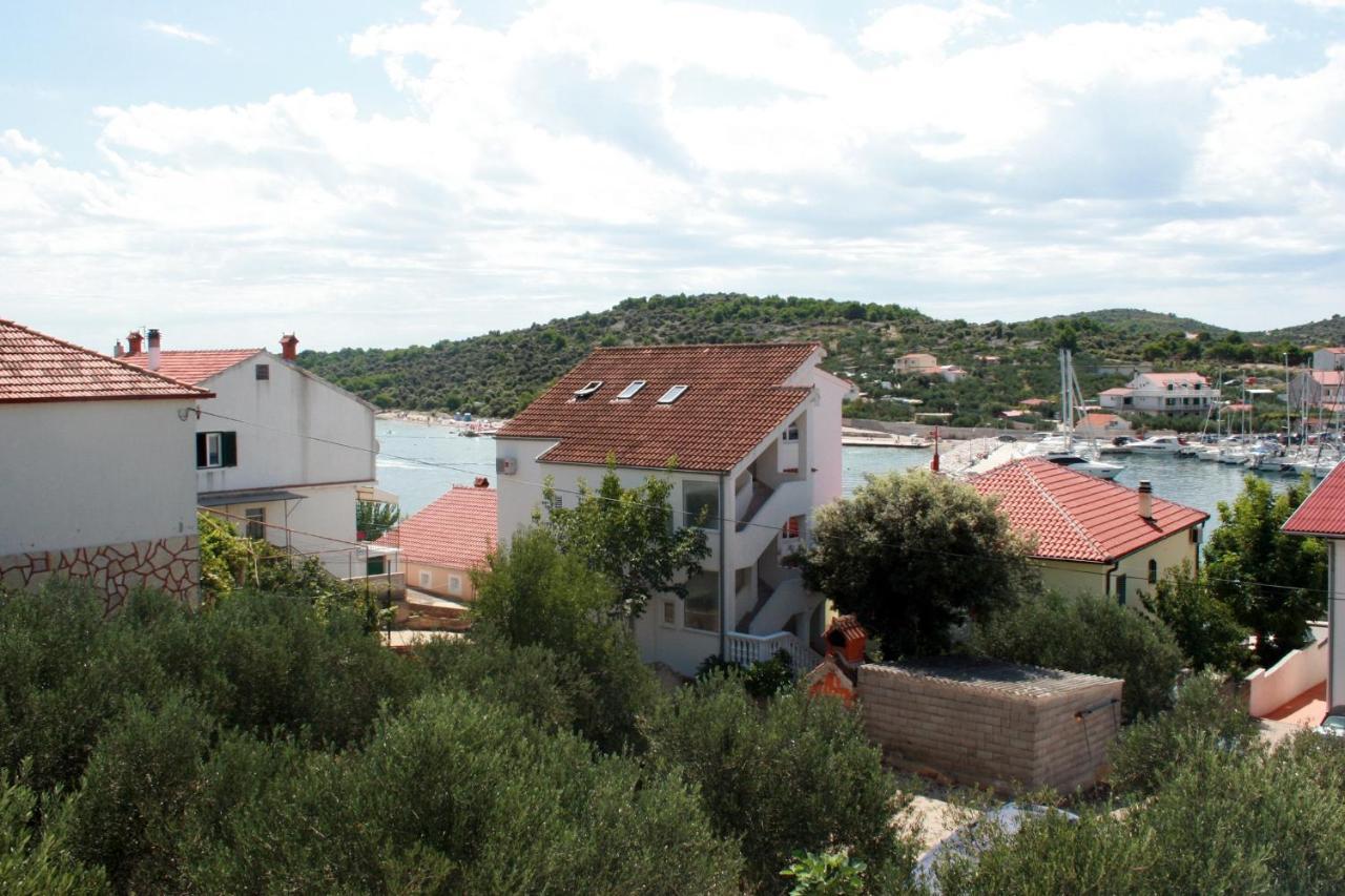 Apartments By The Sea Jezera, Murter - 5063 Buitenkant foto